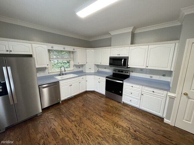 Building Photo - 3 br, 2.5 bath House - 401 Weathergreen Dr