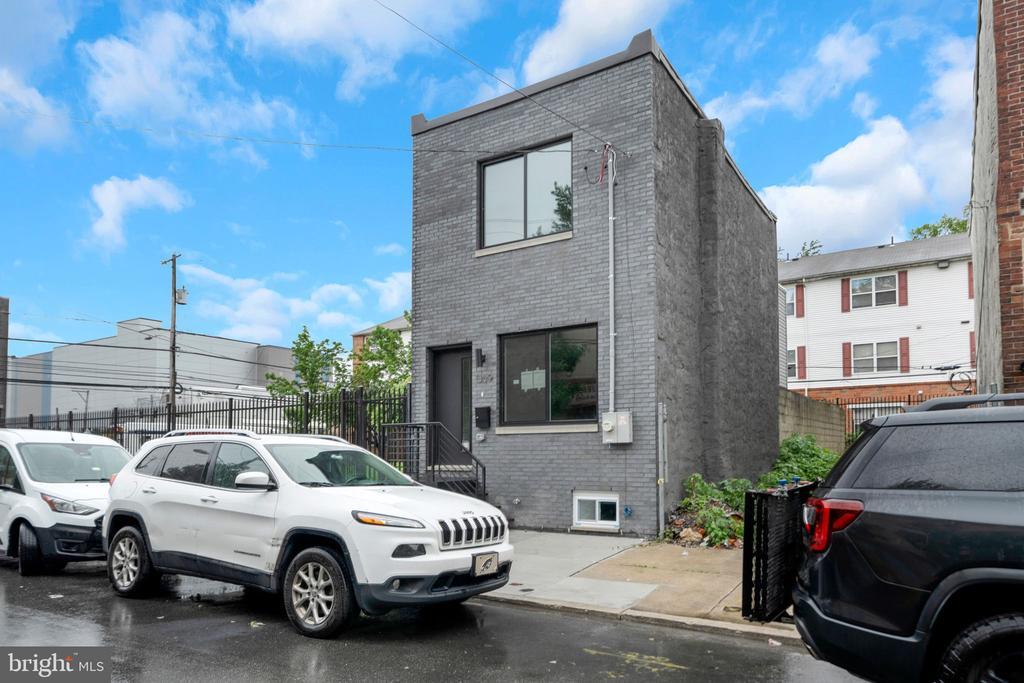 Primary Photo - 1309 S 32nd St