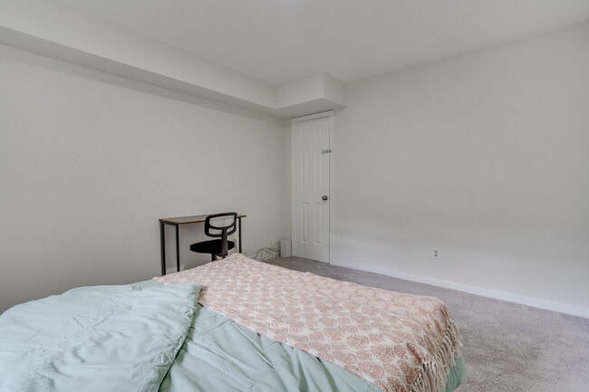 Foto del edificio - 3700 Roxbury Ln