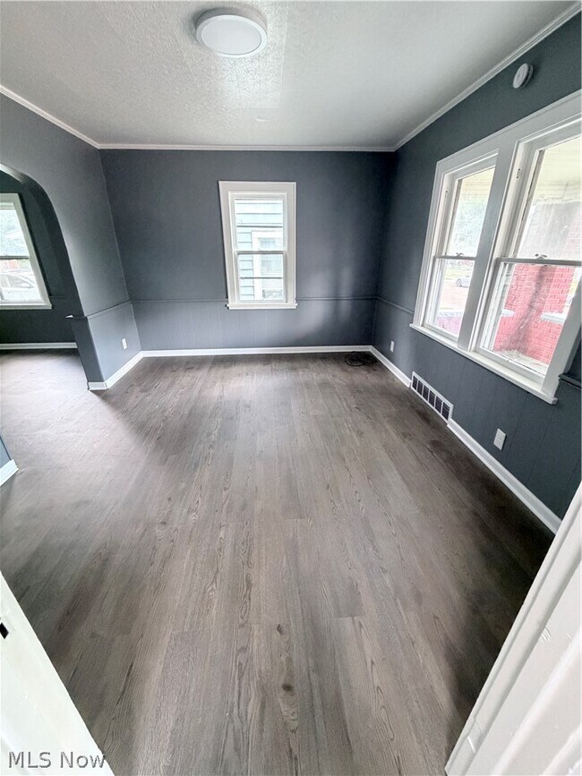 Foto del edificio - 1627 Bryan Ave SW