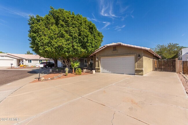 Building Photo - 19011 N 12th Dr