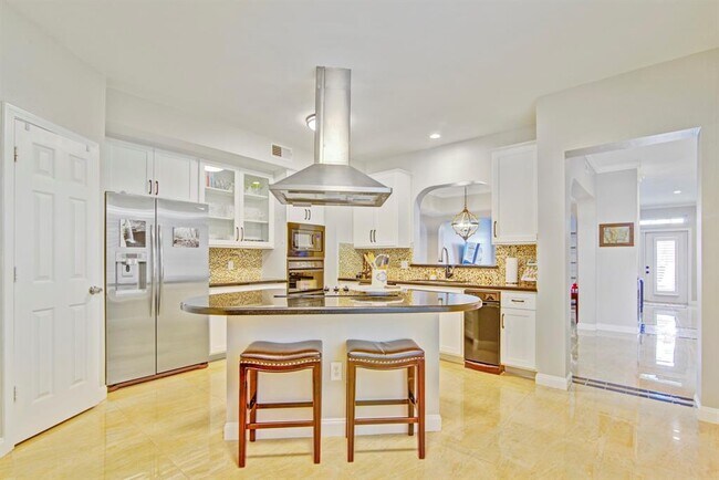 Building Photo - 496 Mariners Dr