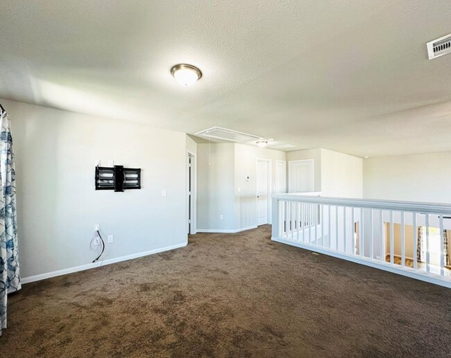 Building Photo - 6501 Golden Bough Ln