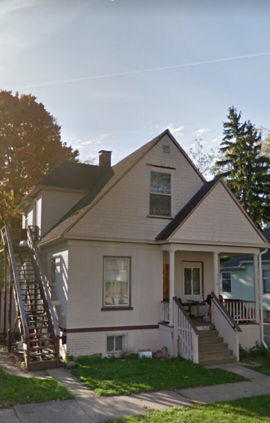 516 N Porter St, Saginaw, MI 48602 Townhome Rentals in Saginaw MI