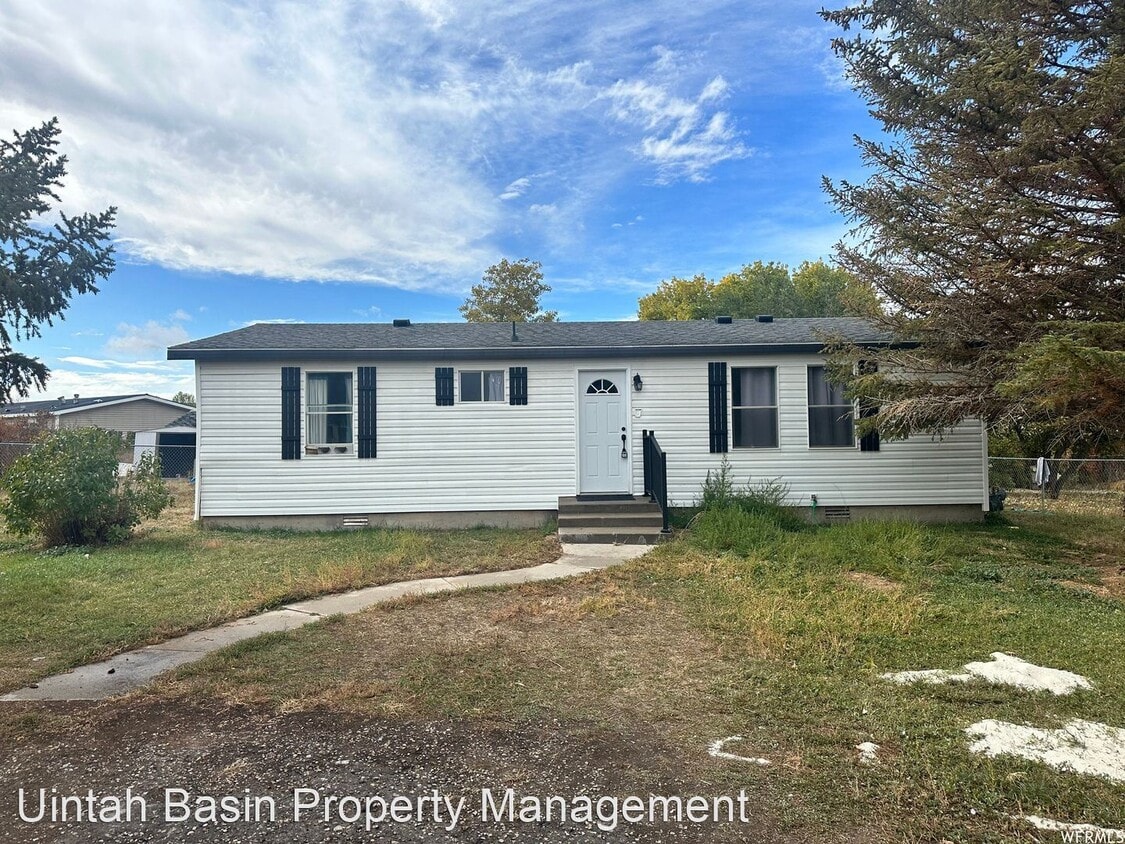 Primary Photo - 2 br, 1.5 bath House - 1546 S. 1560 W.