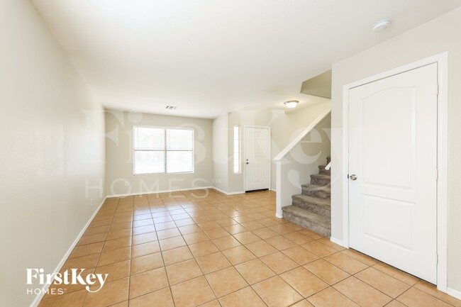 Foto del edificio - 12922 W Holly St