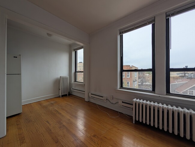 Foto del edificio - 3346 N Marshfield Ave