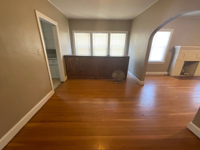 Foto del edificio - COLLEGE PRE-LEASING