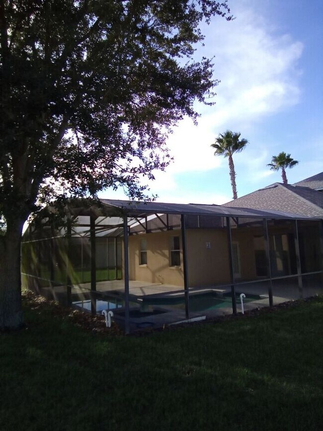Foto del edificio - Beautiful Pool Home Located in Calabay Par...