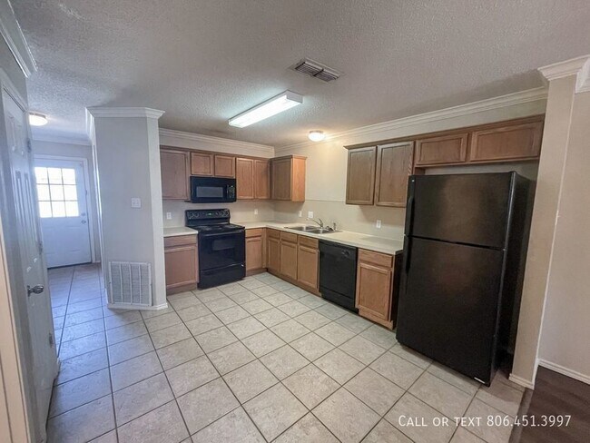 Building Photo - 3 Bed, 3 Bath, 2 Car Garage close to Tech ...