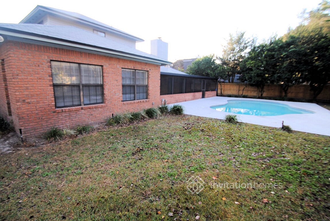 Building Photo - 12094 Dividing Oaks Trail E