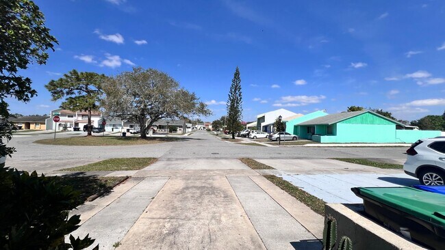 Foto del edificio - 2 Bedroom/1 Bath Townhome in Orlando!