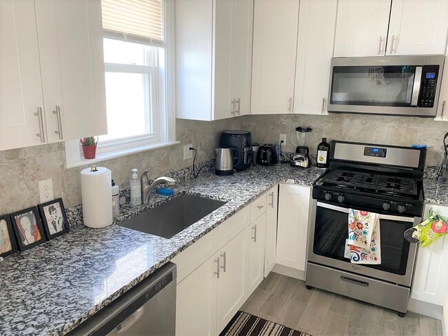 Building Photo - 78 Morrison Ave