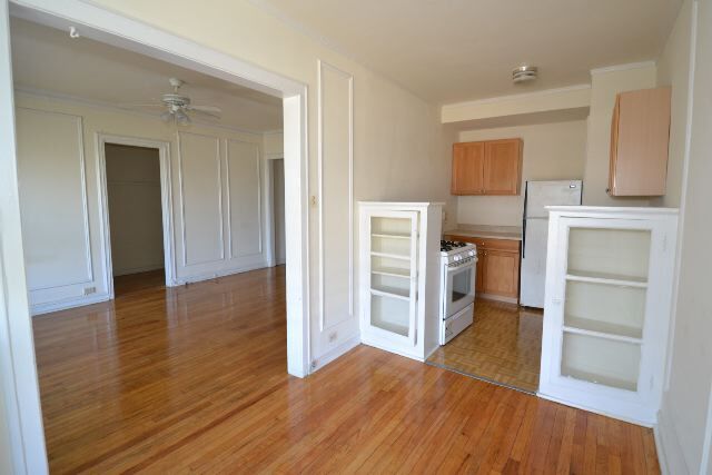 Foto del edificio - 1211 W Elmdale Ave