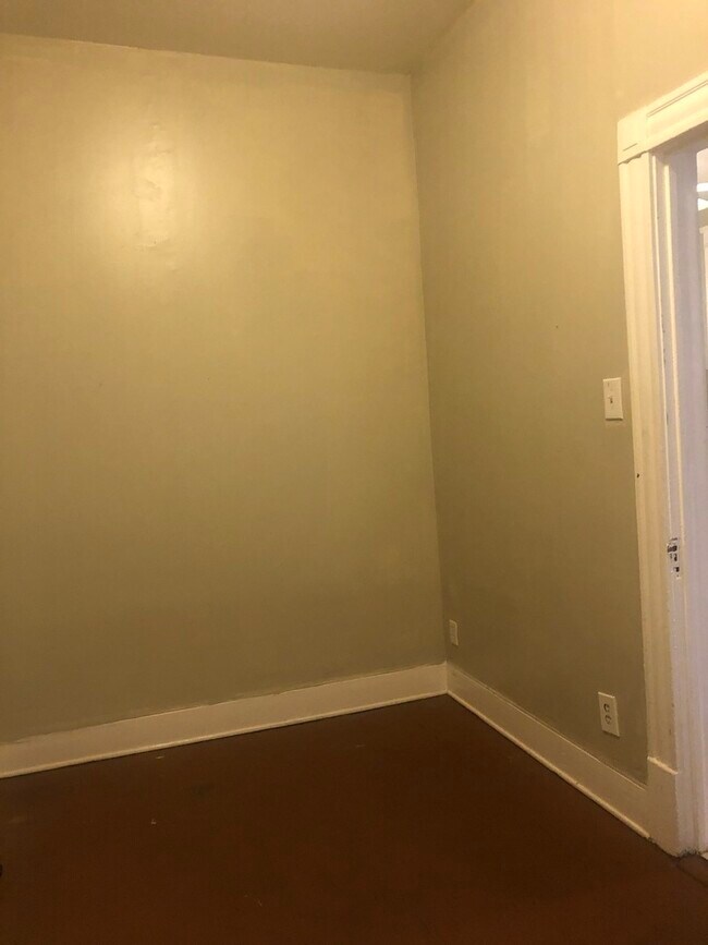 Foto del edificio - 1448 N Maplewood Ave