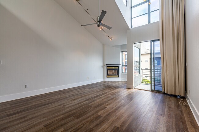 Building Photo - 2068 3rd St