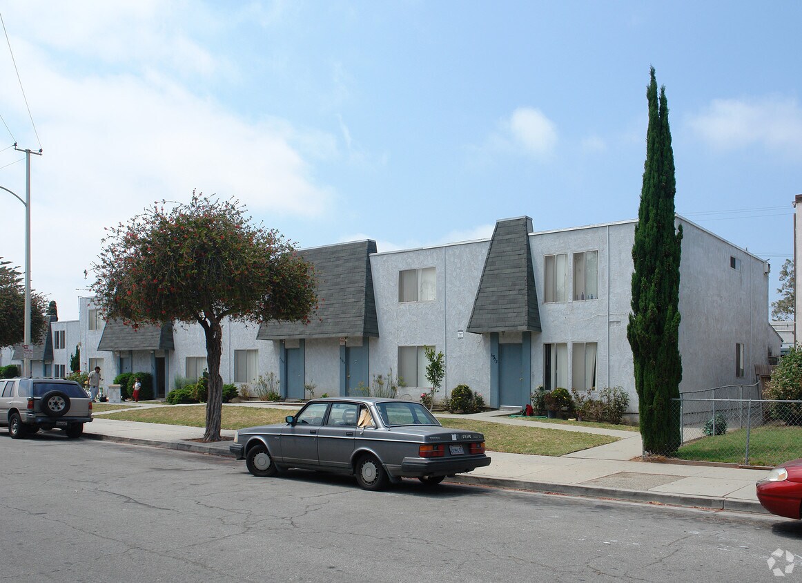 Foto del edificio - 6325-6373 Hummingbird St