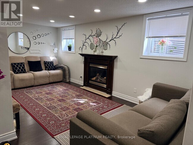 Photo du bâtiment - 1540 Manorbrook Ct