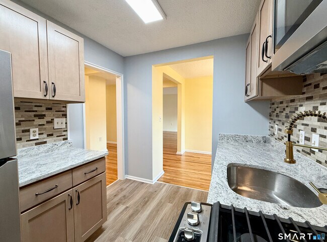 Foto del edificio - 570 Whitney Ave