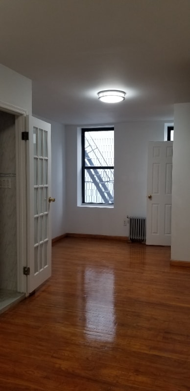 Building Photo - 0n Broome St