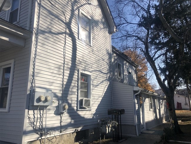 Building Photo - 119 N Laurel St