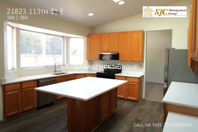 Foto del edificio - Four bed, 2.5 bath rambler for rent in Bon...
