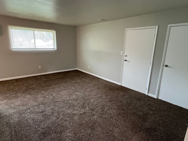 Foto del edificio - Warren Park 2 Bedroom Apartment with Balcony