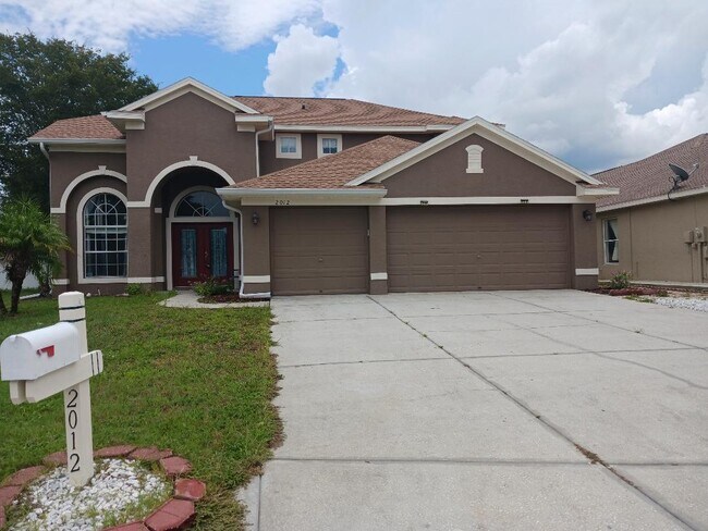 Foto del edificio - 2012 Fern Ridge Ct