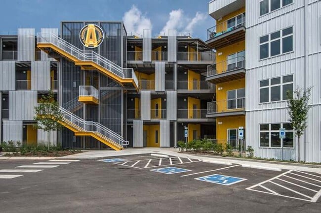 Building Photo - 400 Herron Dr