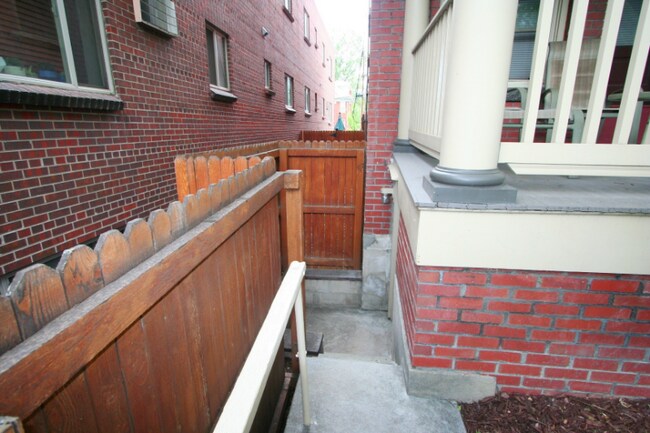Building Photo - 1314 Elizabeth St