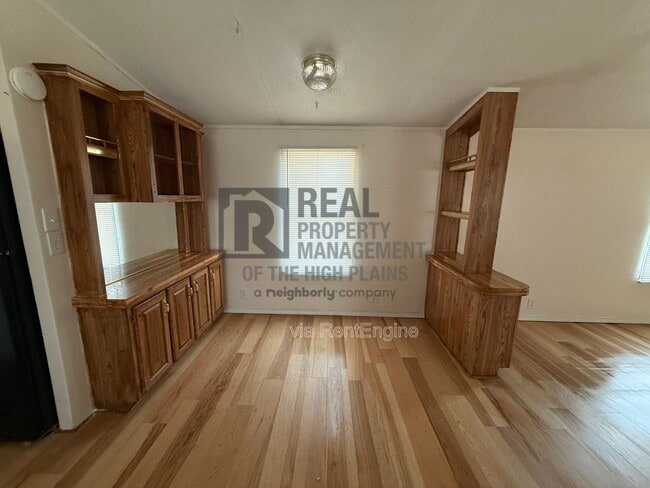 Foto del edificio - 8230 Upton Rd