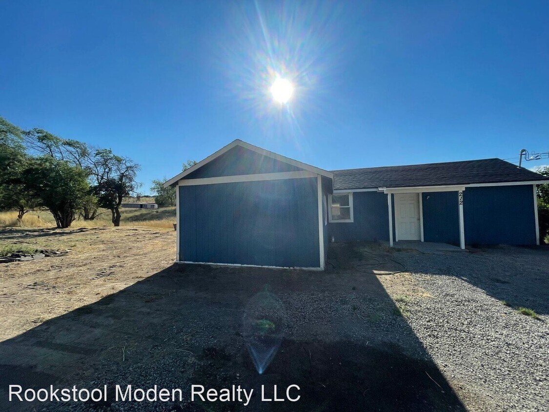 Primary Photo - 2 br, 1 bath House - 212 Gage