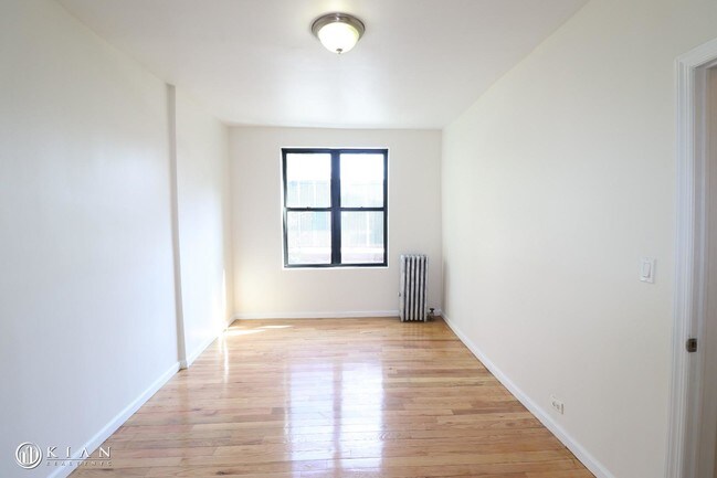 Foto del edificio - 151-10 35th Ave