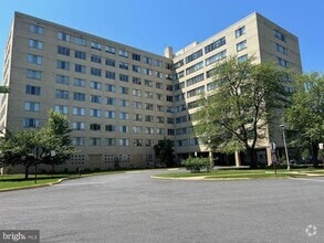Building Photo - 6621 Wakefield Dr