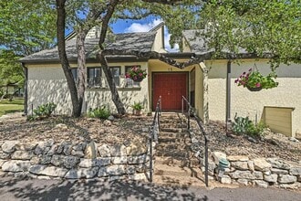 Building Photo - 15 Casa Verde St