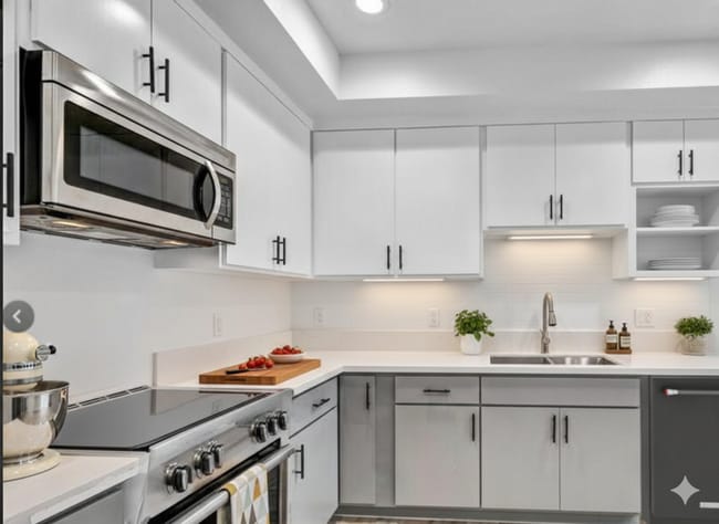 Foto del edificio - 4643 1/2 W. 18th