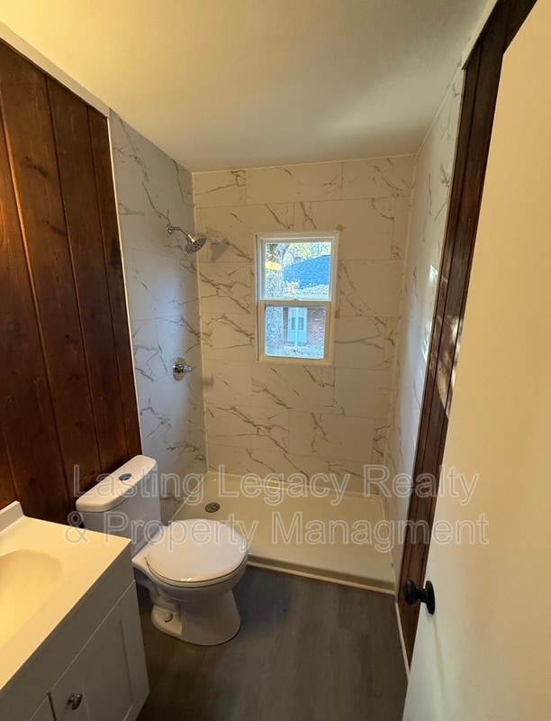 Building Photo - 904 Marsh St