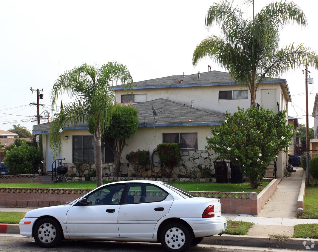 Building Photo - 12600 Doty Ave