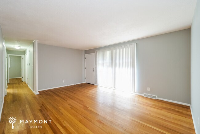 Building Photo - Cute 3 Bedroom in Meadowbrook Subdivision