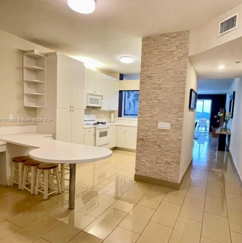 Foto principal - 10750 NW 66th St