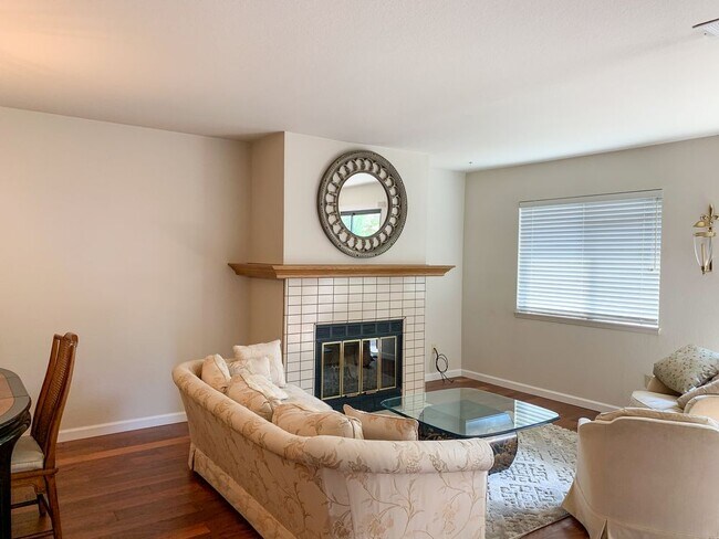 Foto del edificio - Lovely 2 Bedroom Hamilton Place Townhouse
