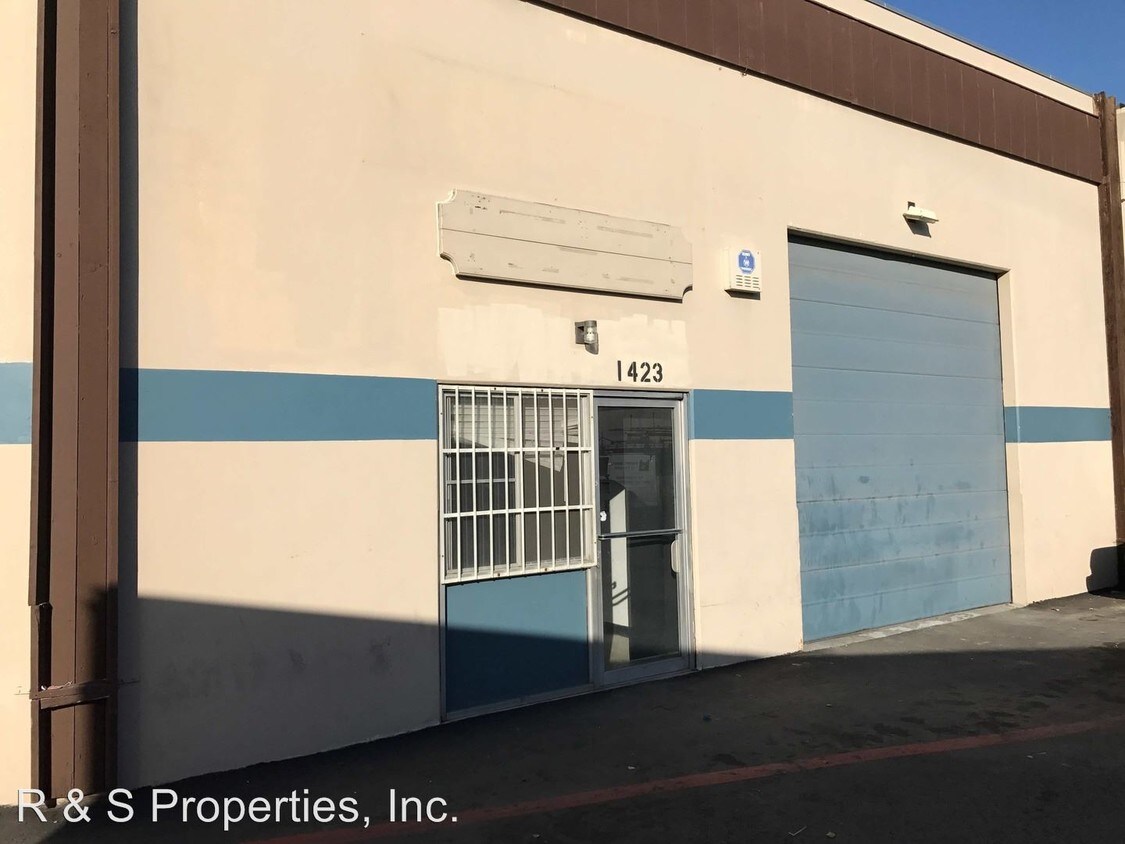 Building Photo - 1415 Laurelwood Rd