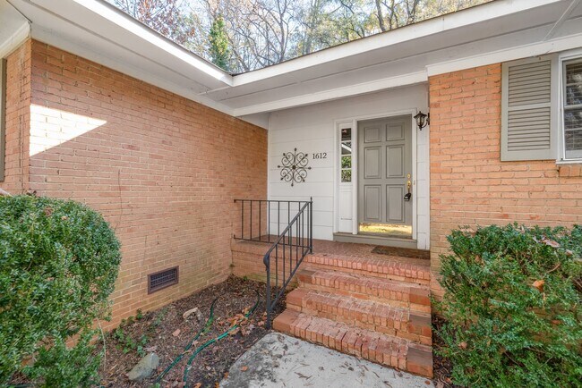 Foto del edificio - Beautiful Ranch Home in South Charlotte!