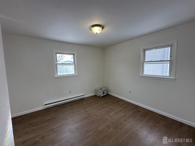 Foto del edificio - 67 Maple Ave