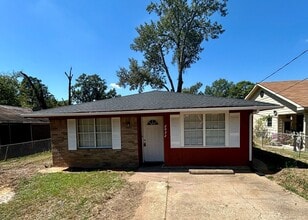 Building Photo - 2032 Addition St