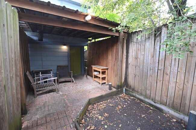 Foto del edificio - 5212-5212 Leeland St