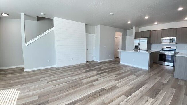 Foto del edificio - Roe Street Townhomes