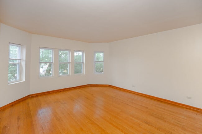 Building Photo - 9424 S Laflin St