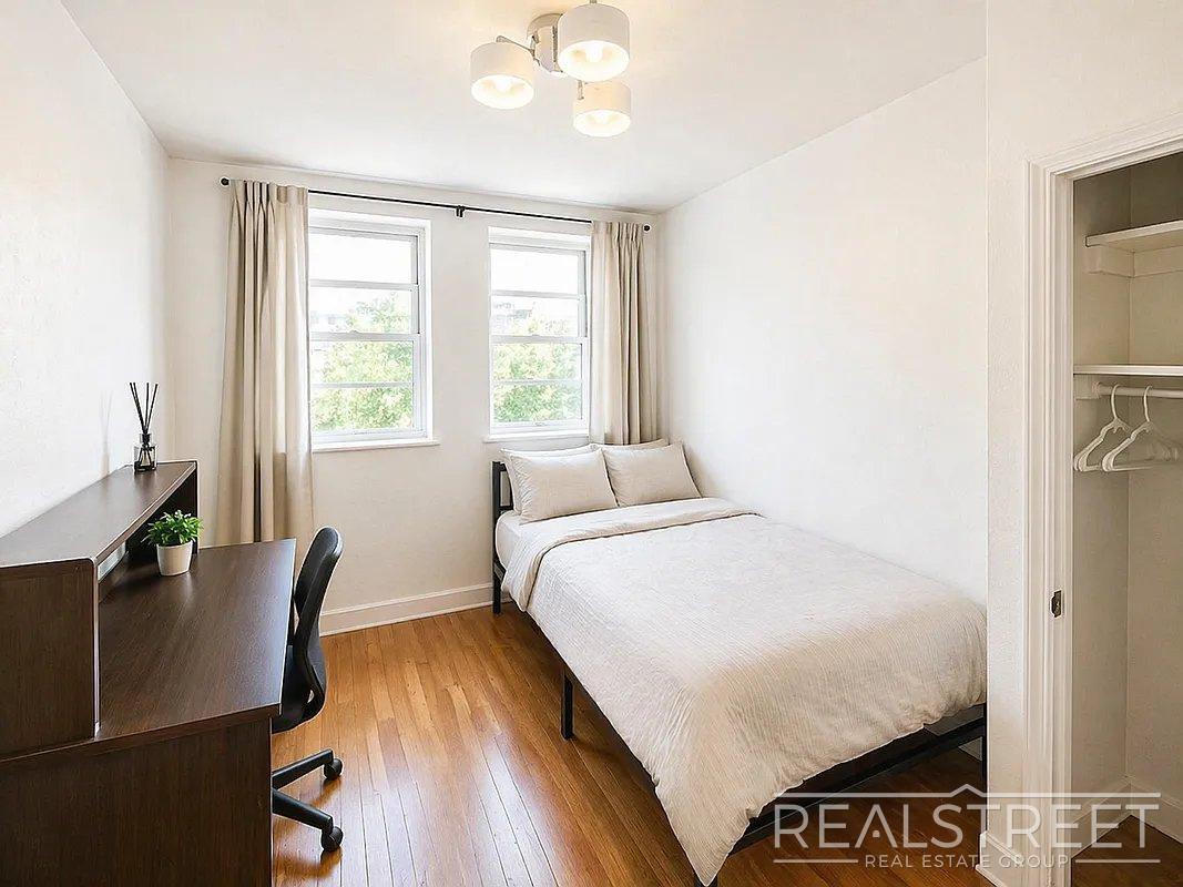 Foto del edificio - Spacious 2-Bedroom Apartment in Prime Bushwick
