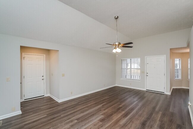Building Photo - 3925 Calumet Dr